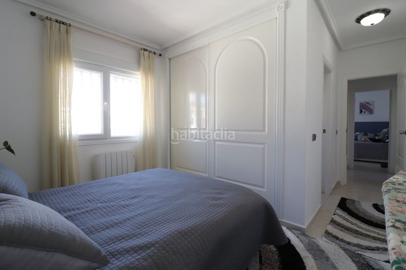 Foto f3055306-20a8-419c-8da6-e1e003831ae2. Xalet amb piscina a Benijófar