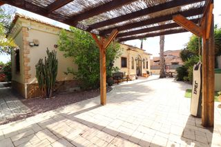 Chalet in Daya Vieja