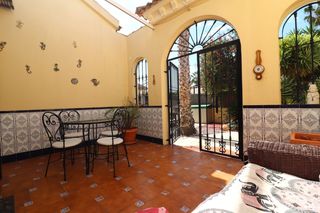 Chalet in Daya Vieja