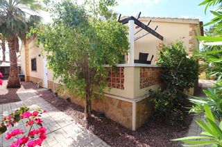 Chalet in Daya Vieja