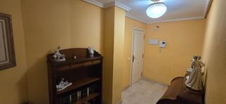 Appartement  Calle rodrigo de triana 4. Fuengirola piso de esquina 130m2, piscina, garaje, trastero 449.