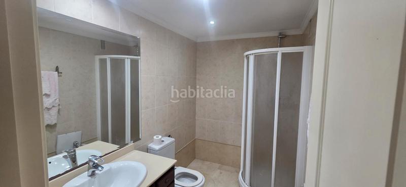 Foto 44af11b7-61f4-4cd6-8756-42df21d96f01. Piso en calle rodrigo de triana 4 piso de esquina 130m2, piscina, garaje, trastero 449.900€ en Fuengirola