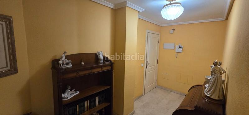 Foto 61e6d7a1-fe76-4bb4-8f40-8d6853480b54. Piso en calle rodrigo de triana 4 piso de esquina 130m2, piscina, garaje, trastero 449.900€ en Fuengirola