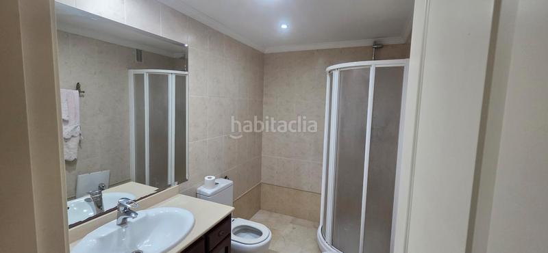 Foto a1fe2bce-82cf-46eb-957b-415b74ff8ef3. Piso en calle rodrigo de triana 4 piso de esquina 130m2, piscina, garaje, trastero 449.900€ en Fuengirola