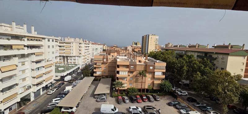 Foto dedb69a3-c40e-4377-a612-baeb279f6ffd. Piso en calle rodrigo de triana 4 piso de esquina 130m2, piscina, garaje, trastero 449.900€ en Fuengirola