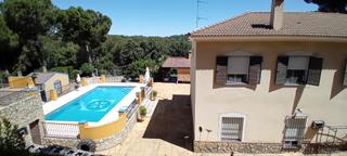 Maison à Las Jaras. Espectacular casa impecable en las siete fincas con dos casas ca