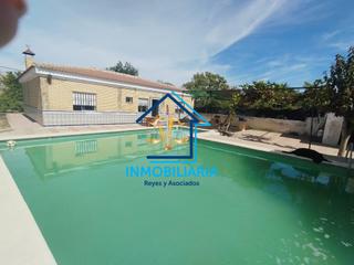 Xalet en Alcolea. Chalet en las quemadas con piscina