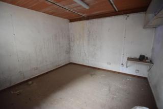 Nau industrial a Sector Sur. Nave ideal con gran zona de patio junto a obramar