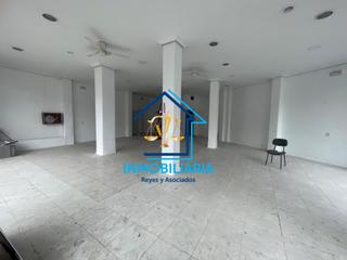 Lloguer Local Comercial a Santa Rosa - Valdeolleros. Local en zona frente antiguo hospital militar
