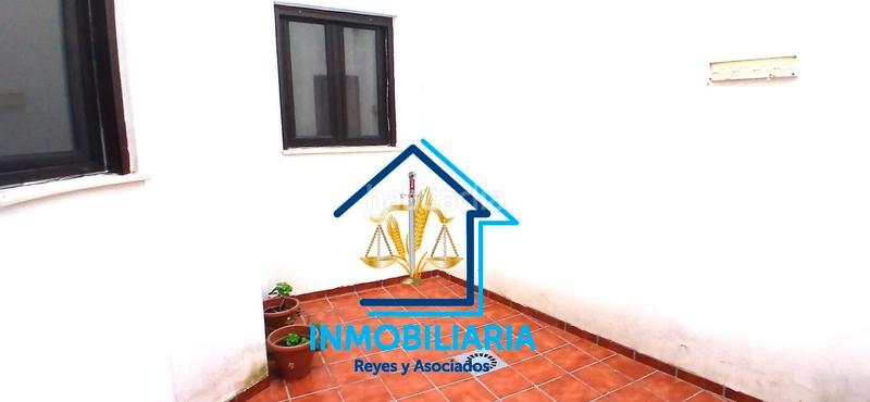 Foto d795b5d3-449c-45a0-add6-0b8465188f97. Piso magnífico pisoexterior para entrar a vivir dos dormitorios con dos patios en Córdoba