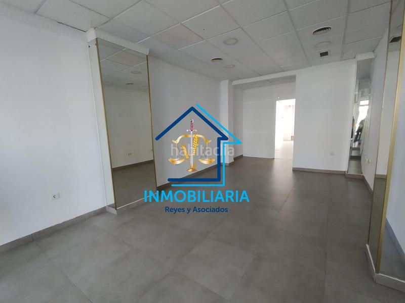Foto ef0d5f45-64c1-4d49-8e96-b6529cd108aa. Alquiler local comercial alquila local carlos iii en Córdoba