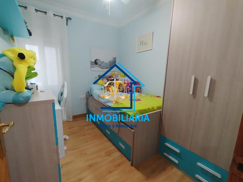 Foto 32f4633b-1cf7-4fae-97ae-15bc15c94842. Piso oportunidad levante con ascensor en Viñuela - Rescatado Córdoba