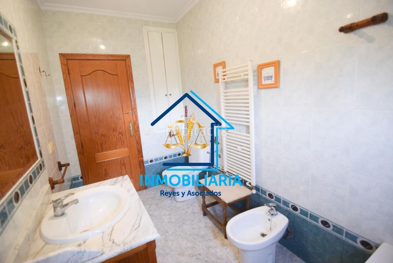 Foto 2b8c5212-9325-42cb-b963-d9cc669c19e0. Pis amb aparcament a El Higuerón Córdoba