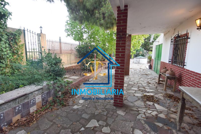 Foto 487b7bf5-b629-43c4-b420-9f52088fa71f. Pis amb aparcament a El Higuerón Córdoba