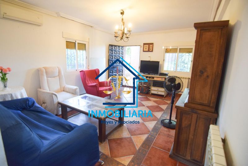 Foto b27632d0-2293-42ab-b100-4729ad7aa698. Pis amb aparcament a El Higuerón Córdoba