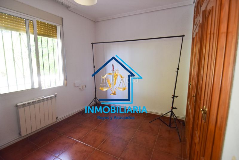 Foto cf8a93bb-fefc-45f3-b8f1-ecef73919a57. Pis amb aparcament a El Higuerón Córdoba