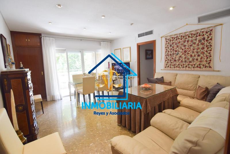 Foto 1159a8f2-1190-4898-9e01-588f1784c808. Piso exclusivo piso con terraza en vallellano de 4 dormitorios 2 baños, cochera . en Córdoba