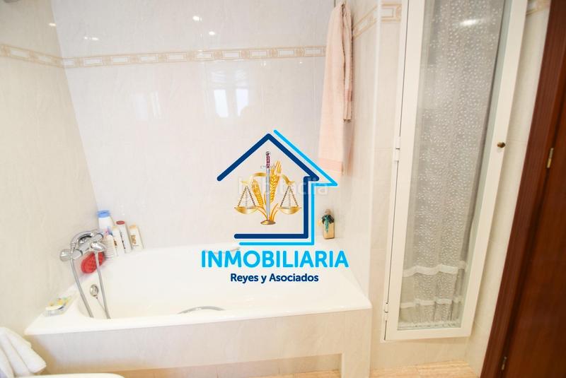 Foto 16d64f4e-4110-4232-a992-563f65227061. Piso exclusivo piso con terraza en vallellano de 4 dormitorios 2 baños, cochera . en Córdoba