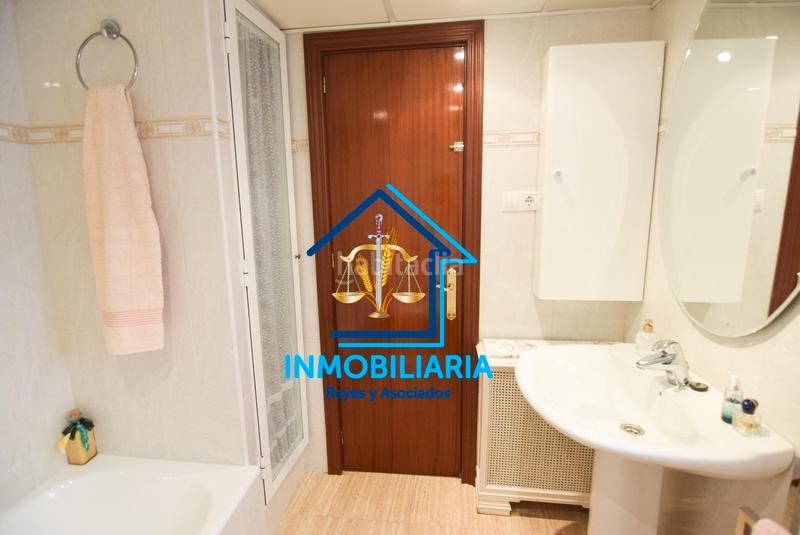 Foto 233ae52e-625b-4151-90b5-f80a44eeff45. Piso exclusivo piso con terraza en vallellano de 4 dormitorios 2 baños, cochera . en Córdoba