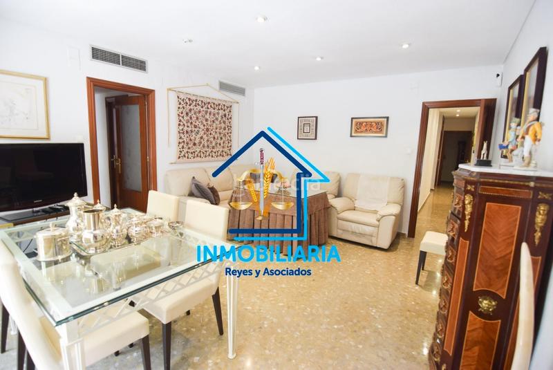 Foto 74cdad62-92d2-44f9-a211-f022e41fe1b1. Piso exclusivo piso con terraza en vallellano de 4 dormitorios 2 baños, cochera . en Córdoba