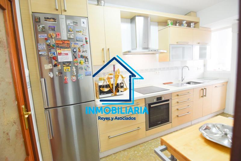 Foto 8a7a9686-fde9-442f-9503-25078e443b6d. Piso exclusivo piso con terraza en vallellano de 4 dormitorios 2 baños, cochera . en Córdoba