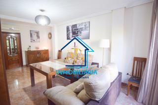 Pis  Plaza del arzobispo romero menjbar. Hogar con 2 patios y ascensor en ftima en exclusiva para ti.