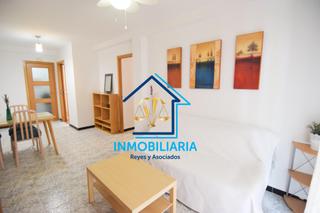 Pis a Santa Rosa - Valdeolleros. Se vende piso de tres dormitorios con terraza y excelente ubicac