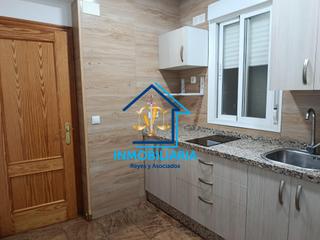 Lloguer Pis a Viñuela - Rescatado. Vivienda en el cairo  3 de dormitorios sin amueblar