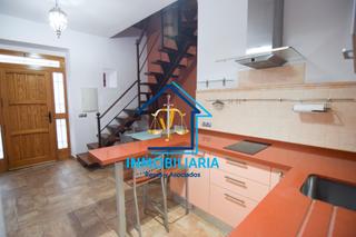 Lloguer Casa a Casco Histórico  - Ribera - San Basilio. Casa con encanto en pleno casco histórico, junto a la plaza de l
