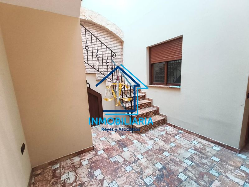 Foto 558f72ab-6759-4a10-9acc-501ad8600f15. Casa amb aparcament a Carpio (El)