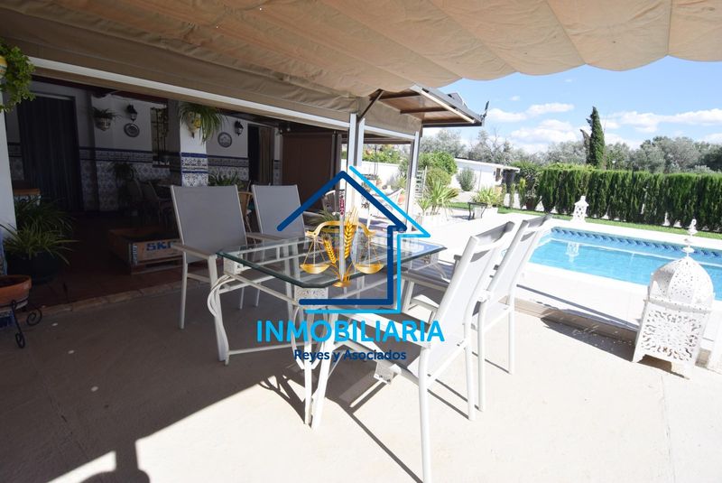 Foto 107895c0-3363-435b-b993-449225e694f9. Casa amb aparcament piscina a Alcolea Córdoba