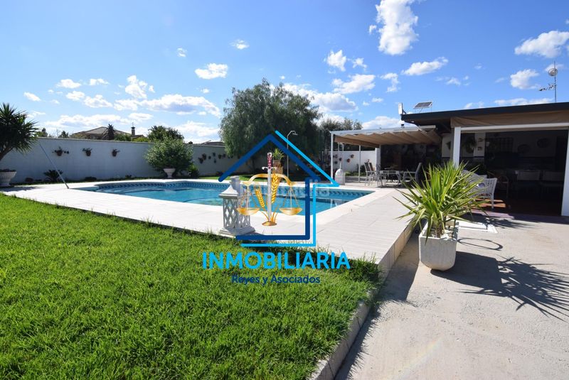 Foto 3651cb0b-84eb-44f2-8739-505ab52e301e. Casa amb aparcament piscina a Alcolea Córdoba