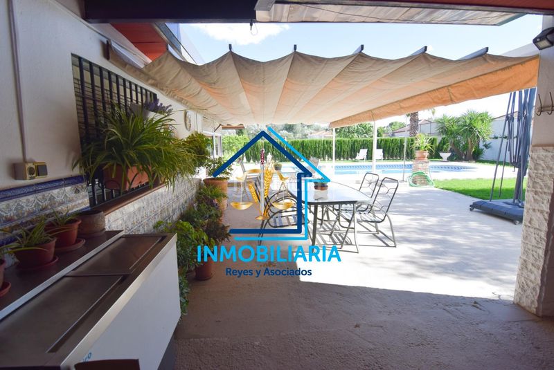 Foto 53e235fb-09e0-41ee-9bdd-1d362f13cdf3. Casa amb aparcament piscina a Alcolea Córdoba