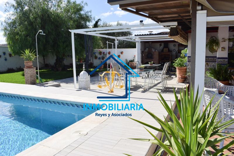 Foto bfcc7e39-aebc-4570-a089-6b14ad075ffb. Casa amb aparcament piscina a Alcolea Córdoba