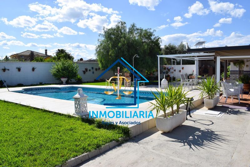 Foto cb341032-a0a4-483e-abbf-06fcd353b271. Casa amb aparcament piscina a Alcolea Córdoba
