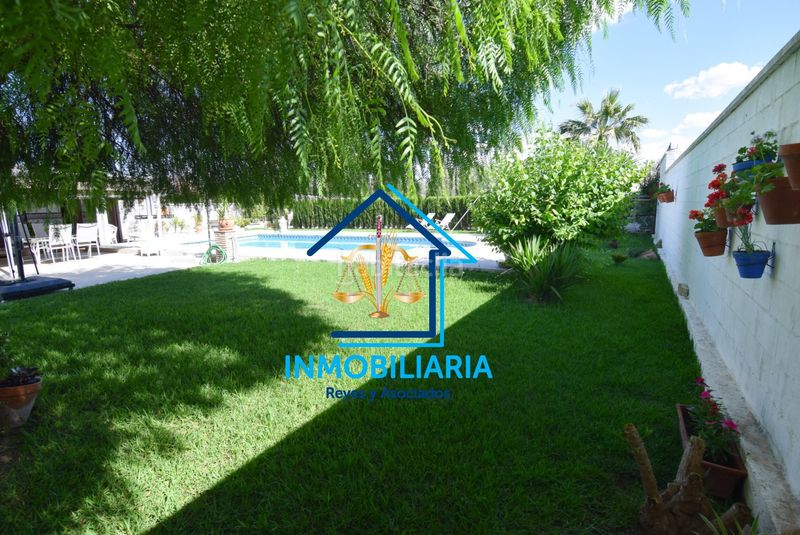 Foto ee39c94b-921c-4c4f-8fb0-91ebcc502464. Casa amb aparcament piscina a Alcolea Córdoba