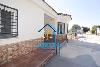 Chalet in Almodóvar del Río. Espectacular casa con increibles vistas