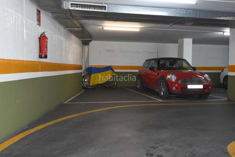 Foto 3c2478b2-a5c4-45e4-b14a-ac412b38ee7c. Parking coche en santa clara 62 aparcamiento en santa clara con plaza de independencia en Girona