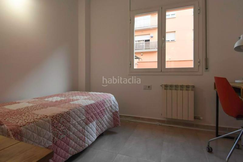 Foto 1d8559ea-1908-4ad2-a0d9-88d8b39785e5. Alquiler piso apartamento de 2 dormitorios totalmente equipado en csantiago en Girona