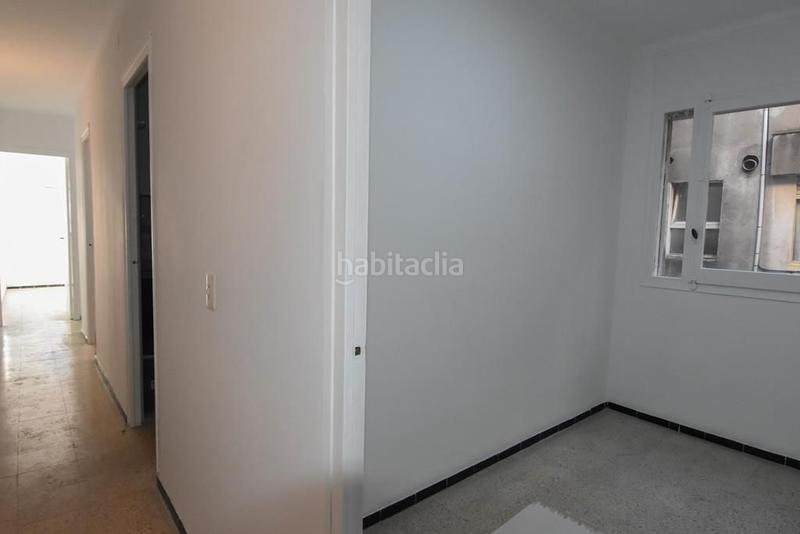 Foto d877ca09-001d-43f9-b9e0-67e92b052d7a. Piso  de 4 dormitorios solo invesrsores. rentabilidad 6,58 en Girona