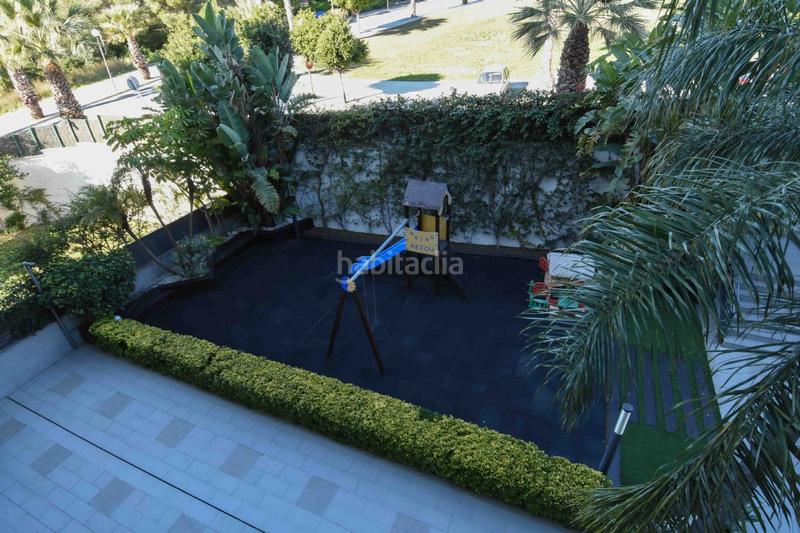 Foto 2d80525c-8a48-4c01-8c23-ae1fc0d82488. Alquiler piso lujoso piso con grande terraza y vistas al mar en Can Pei en Sitges