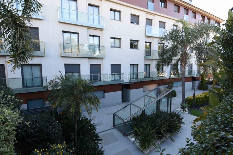 Foto 3155a1f2-96df-450f-aebe-b078438a8b38. Alquiler piso lujoso piso con grande terraza y vistas al mar en Can Pei en Sitges