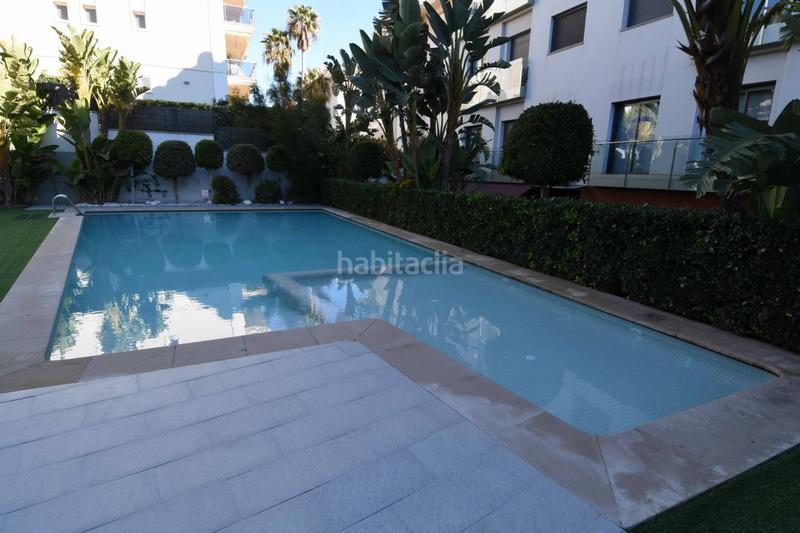 Foto 8581033f-5e54-46d5-977e-e36b718c5b1a. Alquiler piso lujoso piso con grande terraza y vistas al mar en Can Pei en Sitges