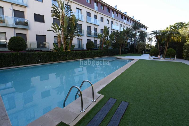 Foto c9b5e59c-28a0-438d-8aab-7d717f2569cd. Alquiler piso lujoso piso con grande terraza y vistas al mar en Can Pei en Sitges