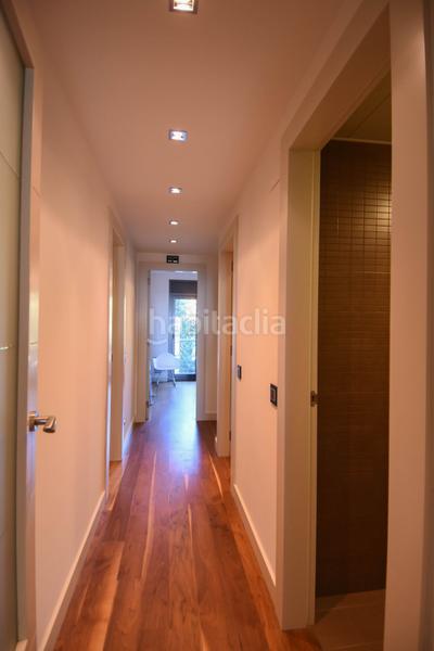 Foto f52cb518-8651-4c92-8445-59aab13a2bb3. Alquiler piso lujoso piso con grande terraza y vistas al mar en Can Pei en Sitges