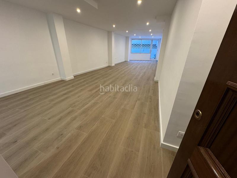 Foto 0c551ac4-044a-4003-8639-546d7e6001a3. Oficina  reformada en Sant Antoni Barcelona