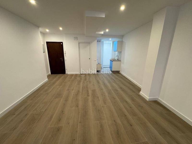 Foto 4234d087-c377-46b5-87ba-575f32097dd0. Oficina  reformada en Sant Antoni Barcelona