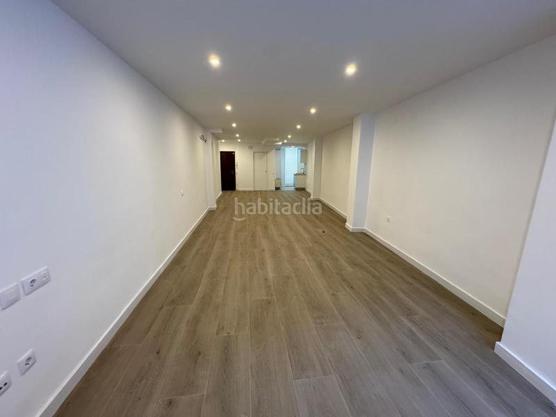 Foto 6e9067f3-dcbc-4139-b6a1-bfd8102d03cd. Oficina  reformada en Sant Antoni Barcelona