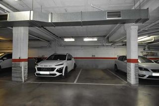 Rent Car parking in Portlligat 8. Aparcamiento cportlligat 8 pont major