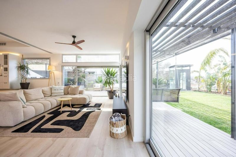 Foto 792c27e9-4823-4237-92be-aca273b36734. Casa amb calefacció piscina a Ciutat Diagonal Esplugues de Llobregat